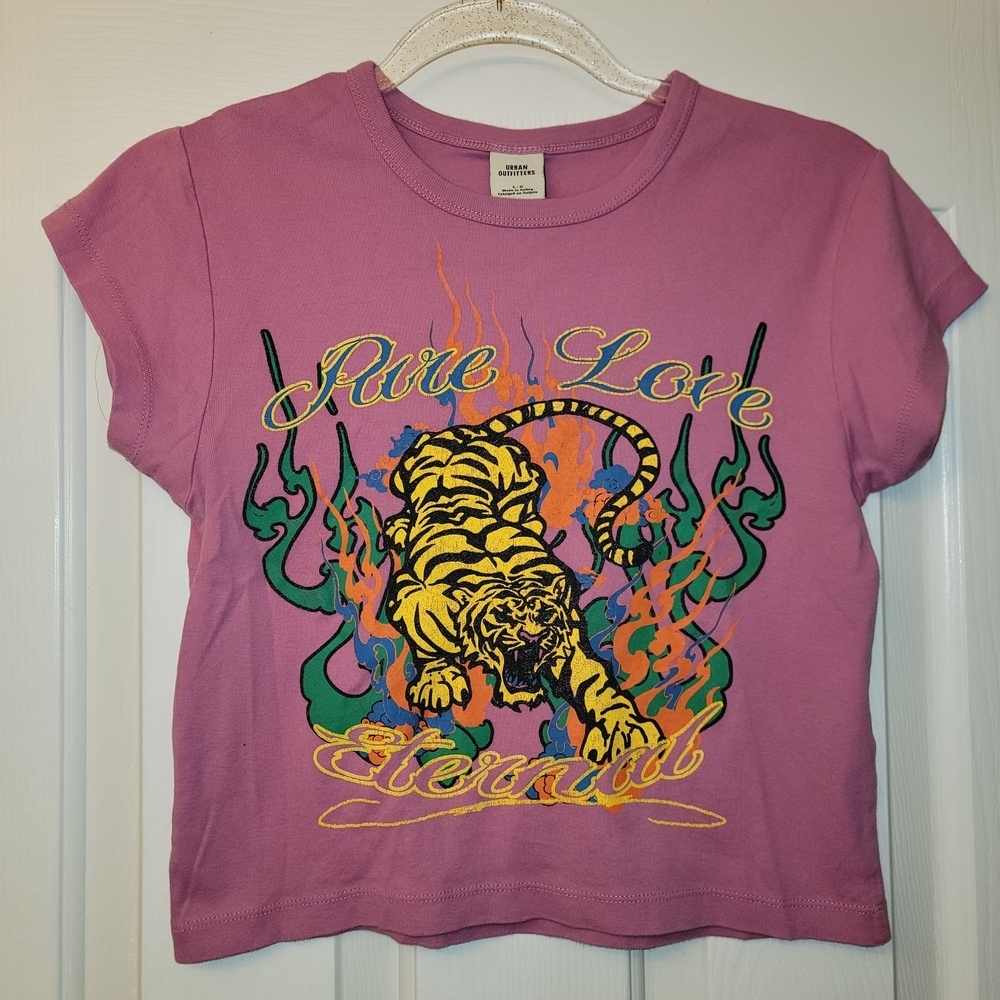 Urban Outfitters Pink Graphic Crop Tee